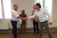 OLYMPUS DIGITAL CAMERA